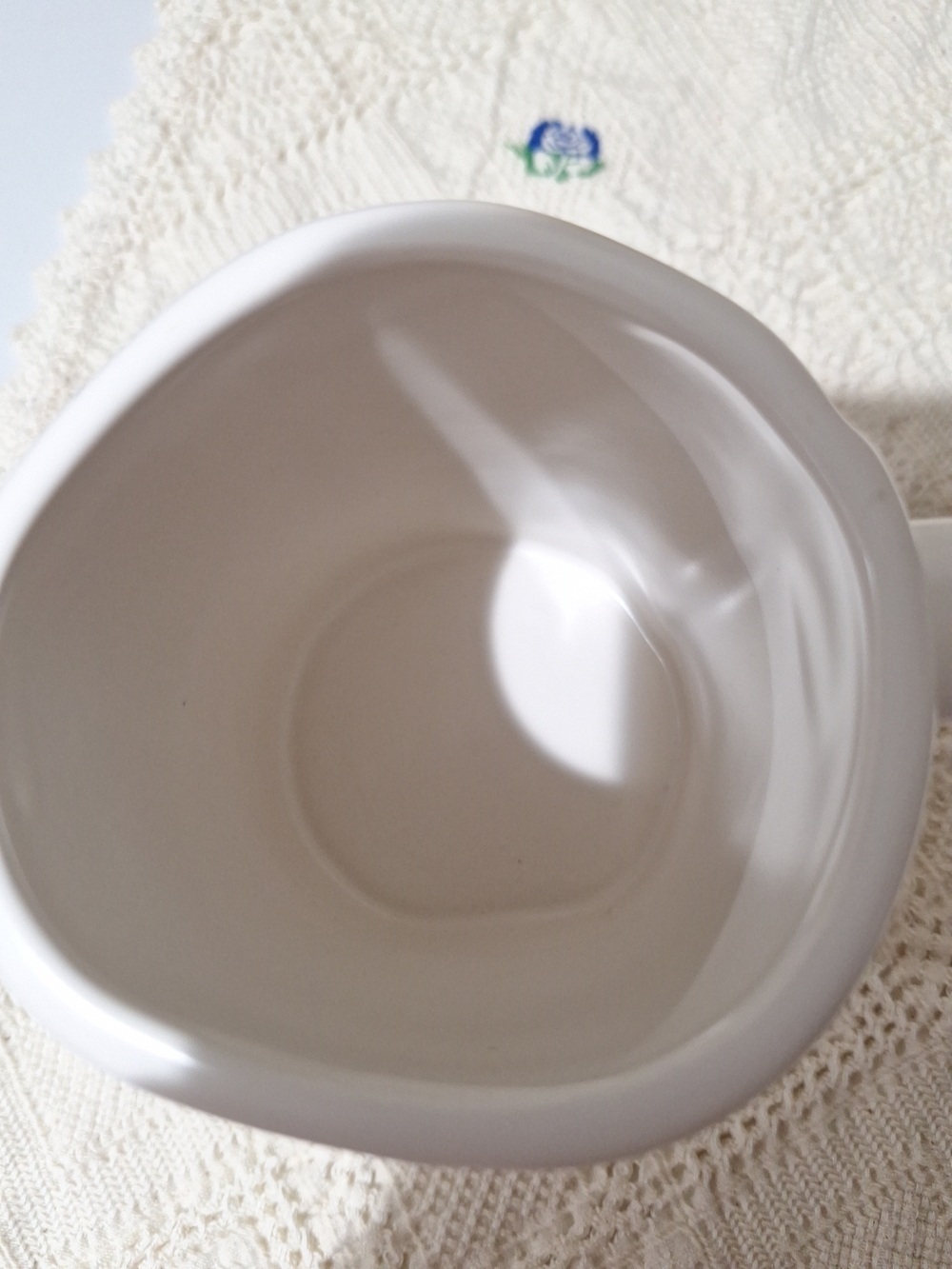 White Ceramic Dining Mug - Classic Everyday Cup